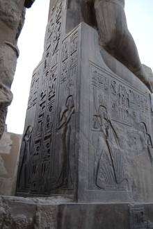 Base du colosse de Ramsès II